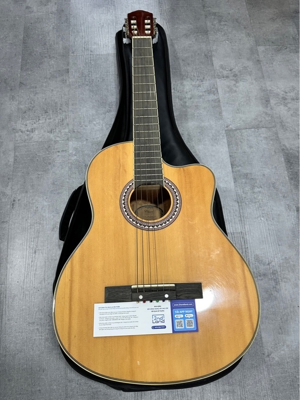 Đàn Guitar Classic Chard EC-3940CN - Màu nâu - Ngoại hình 97% - Trầy - Kèm túi