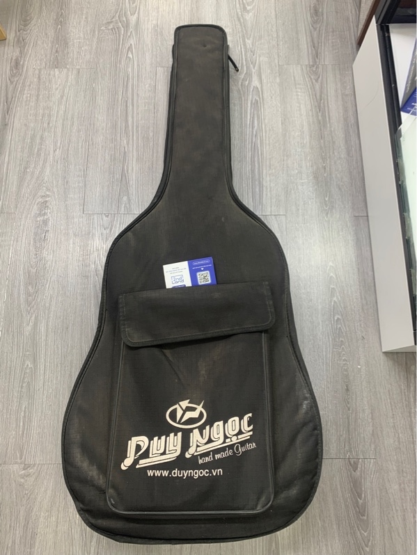 Đàn guitar classic Custom Duy Ngọc - Màu vàng - Ngoại hình: 97% - Đứt dây số 1, mài ngựa đàn - Body