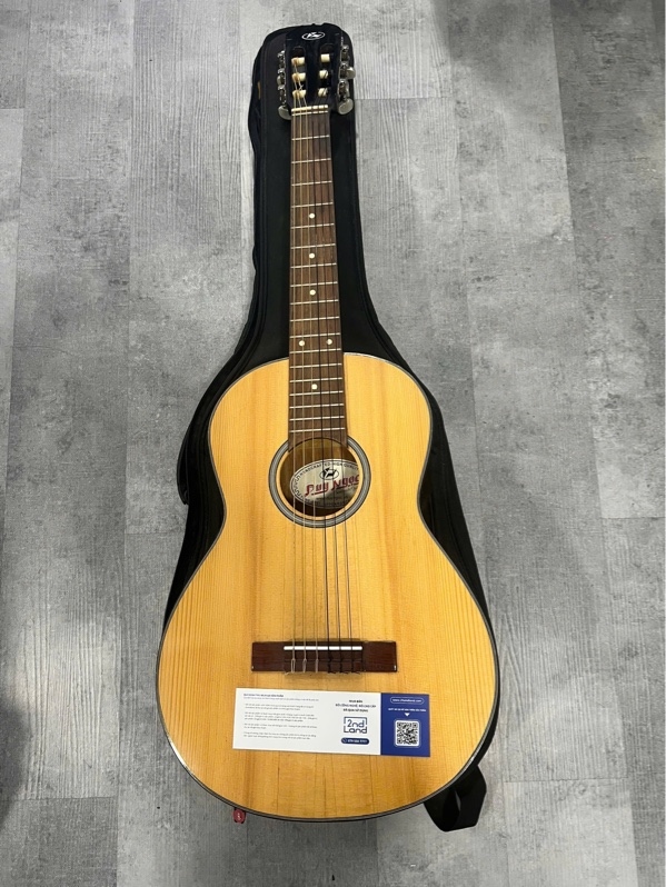 Đàn Guitar Classic Custom Noname - Màu nâu - Ngoại hình: 97% - Kèm túi