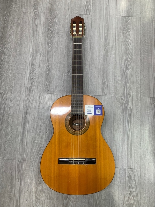 Đàn Guitar classic Morris MC-100 - Màu nâu - Ngoại hình: 97% - Trầy - Kèm túi