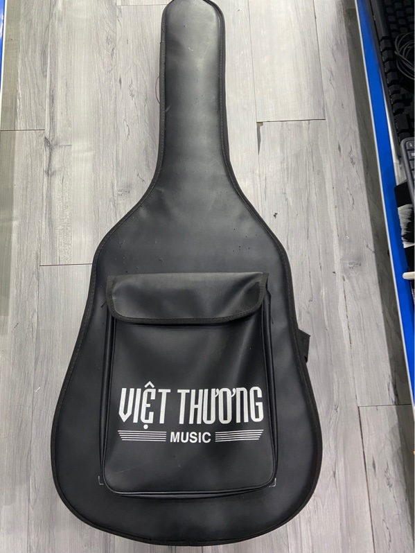 Đàn Guitar Classic Sigma CMC-6E - Màu nâu - Ngoại hình: 97% - Cấn nhiều , jack cắm longe - Kèm túi