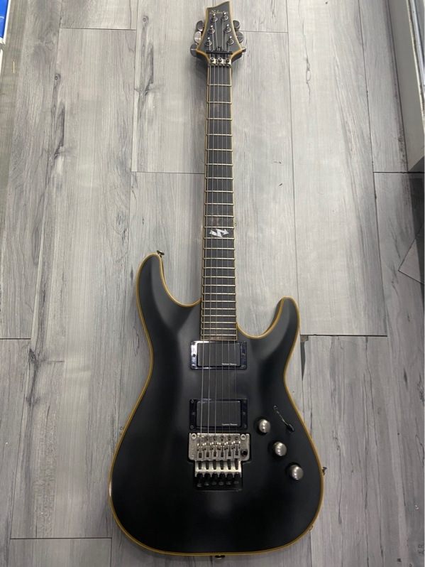 Đàn Guitar Điện Blackjack ATX C-1 FR - Màu đen - Ngoại hình: 98% - Mất nắp chỉnh âm - Kèm dây + túi