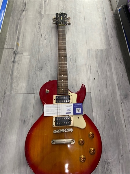 Đàn Guitar điện Cort CR100 - Màu đỏ - Ngoại hình: 96% - Dây rỉ sét nặng, trầy, bụi, thân đàn ố, ốc rỉ sét - Kèm túi