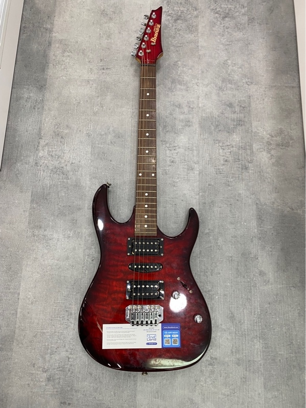 Đàn guitar điện ibanez - Màu đỏ - Ngoại hình: 98% - Kèm túi