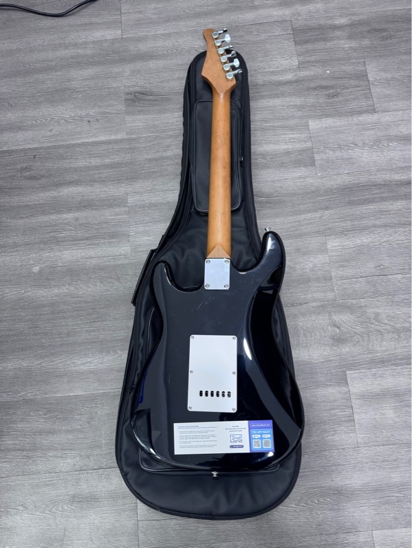 Đàn guitar điện Kaysen KST-210 HSS - Màu đen - Ngoại hình 97% - Mặt sau trầy xước - Kèm 1 dây 6ly, túi đựng
