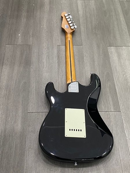 Đàn guitar điện Saga SMF1314 - Màu đen - Ngoại hình 99% - Kèm túi , 1 dây kết nối , 1 dây đeo , 2 gãy đàn , 1 capo , 1 cây chỉnh đàn 2