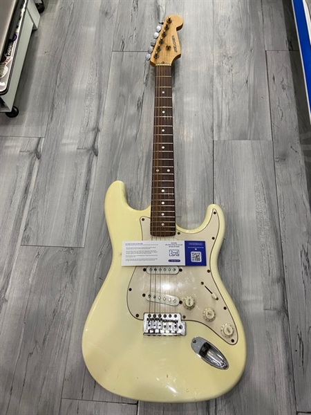 Đàn Guitar điện Selder - Màu trắng ngà - Ngoại hình: 96% - Trầy cấn nhiều - Kèm túi + dây 6.5mm