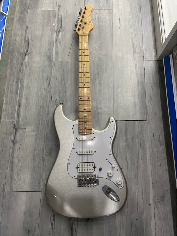 Đàn Guitar điện Smiger L-G2-H - Màu bạc ánh kim - Ngoại hình: 97% - Oxi hóa, cấn nhẹ, mất nút âm lượng - Body