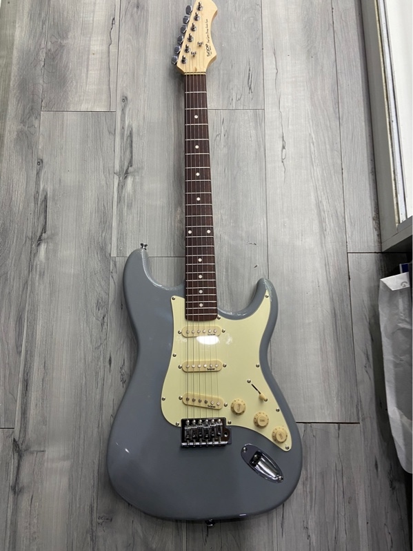 Đàn Guitar điện Sqoe EST.1883 SEST202 - Màu xám - Ngoại hình: 98% - Kèm túi + đủ phụ kiện