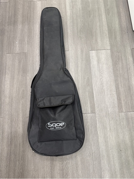 Đàn Guitar Điện Sqoe SEST200 Stratocaster- Màu đen - Ngoại hình 97% - Trầy xước , gỉ sét - Kèm túi , dây đeo cân chỉnh cần đàn , dây kết nối 1