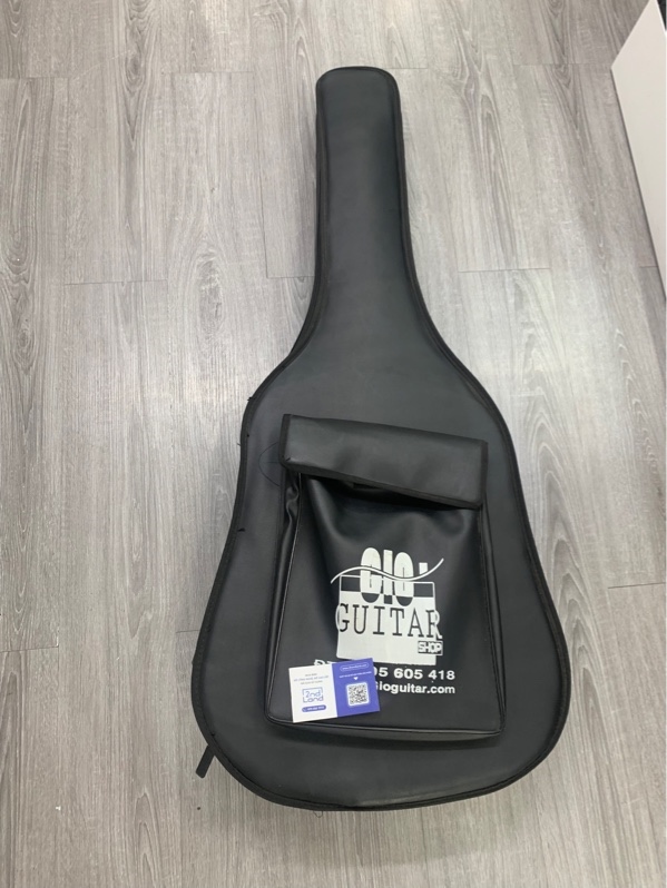 Đàn guitar - Màu đen - Ngoại hình: 97% - Kèm túi