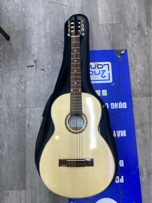 Đàn Guitar Mini MC-01 noname - Màu nâu - Ngoại hình 98% - Dây 4 - Kèm túi