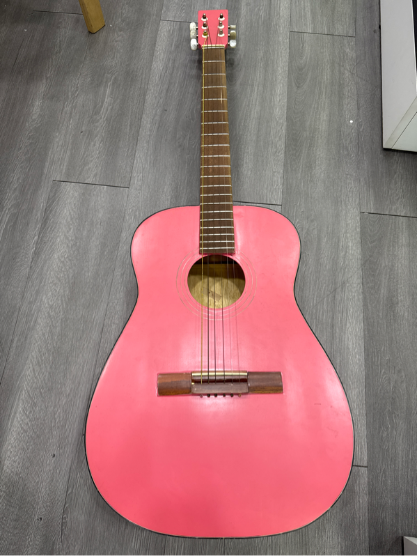 Đàn guitar noname - Màu hồng - Ngoại hình 97% - trầy cấn, lưng đèn có 2 dấu nứt - Body