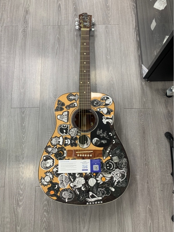 Đàn guitar noname - Màu nâu - Ngoại hình: 97% - Dán sticker - Body