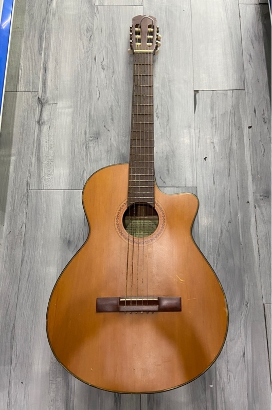 Đàn Guitar Noname - Màu nâu - Ngoại hình: 97% - Xước, dây đàn rỉ sét - Body