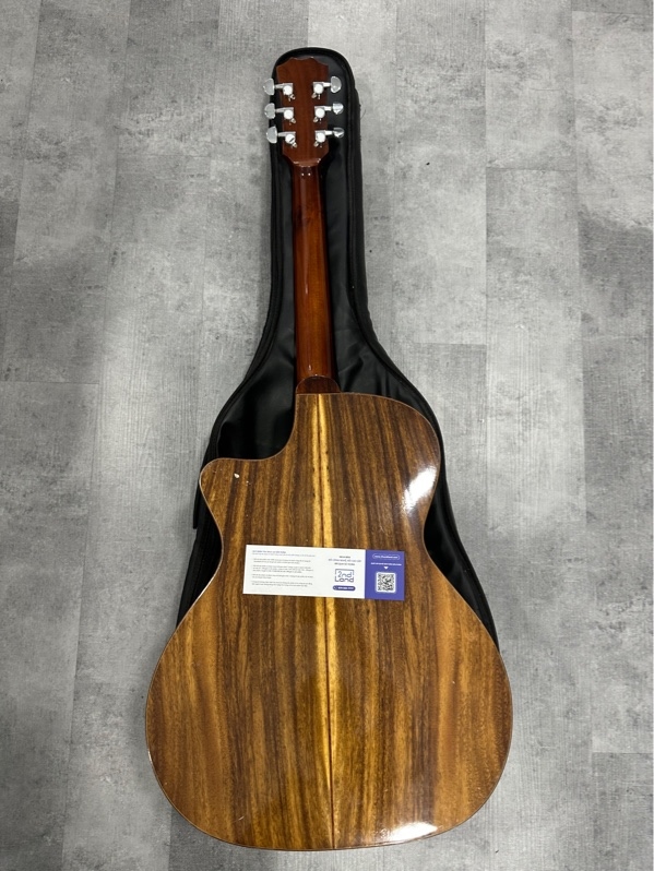 Đàn Guitar Noname - Màu vàng gỗ - Ngoại hình 97% - Màu vàng gỗ , tình trạng dây rỉ sét rè , tróc gỗ nhẹ - Kèm túi