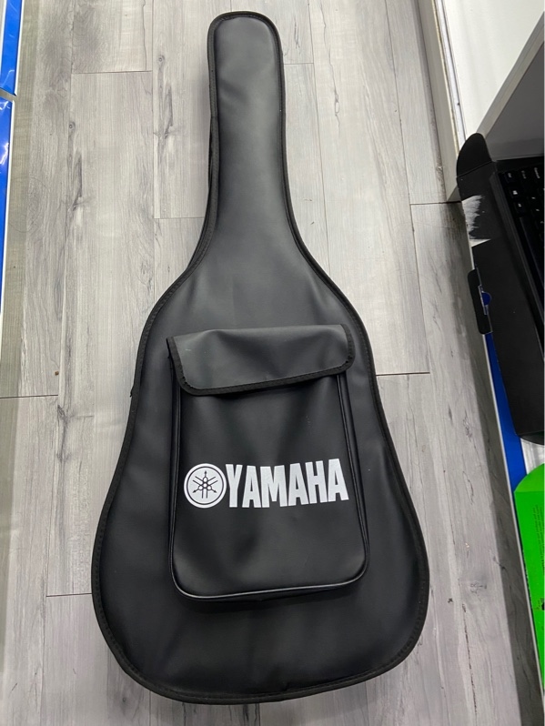 Đàn Guitar Queen’s model: C602 - Màu đen - Ngoại hình: 97% - Xước, tróc sơn nhẹ - Kèm túi