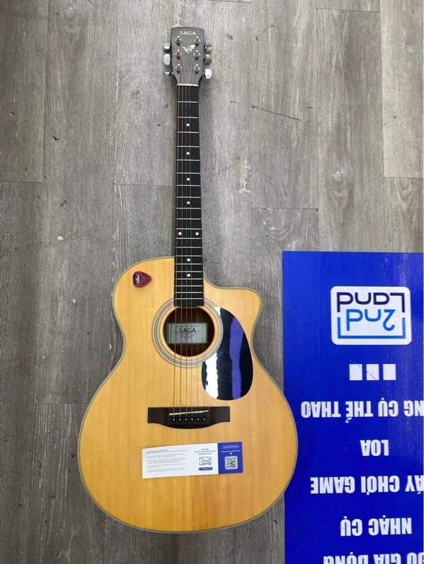 Đàn Guitar Saga SF700GC - Màu nâu gỗ - Ngoại hình 98% - Kèm túi