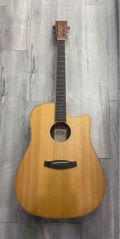 Đàn Guitar Tanglewood DBT-DCE-BW - Màu nâu - Ngoại hình: 97% - Trầy thân , dán tisker bị in chữ , dây đàn sét , điều khiển EQ - Body