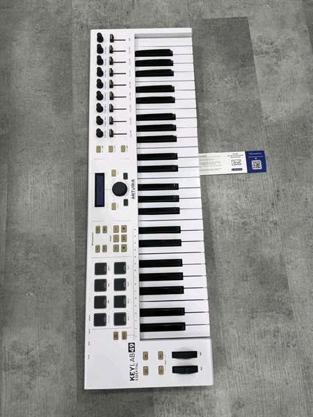 Đàn Midi Controller Arturia KeyLab Essential 49 - Màu trắng - Ngoại hình 97% - Kèm dây kết nối