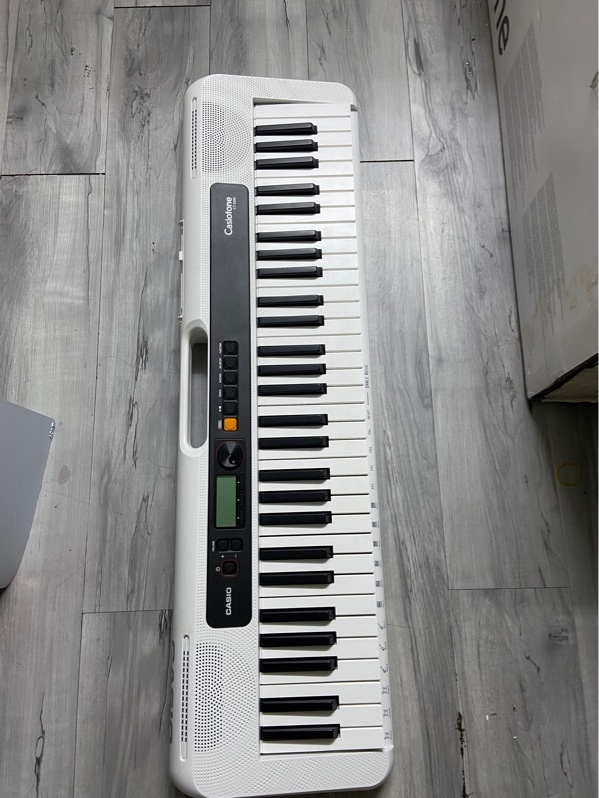 Đàn Organ Casio CTS200 - Màu trắng - Ngoại hình: 97% - Xước nhẹ - FullBox
