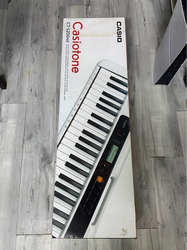 Đàn Organ Casio CTS200 - Màu trắng - Ngoại hình: 97% - Xước nhẹ - FullBox