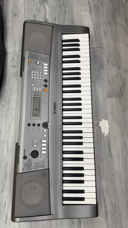 Đàn Organ điện tử Yamaha PSR-VN300 - Màu xám - Ngoại hình: 97.5% - Xước thân nhẹ - Kèm Box + Túi + Đủ phụ kiện