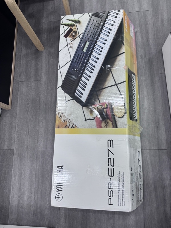 Đàn Organ Yamaha PSR E273 - Màu đen - Ngoại hình 98% - Xước nhẹ - Fullbox, kèm 1 stand