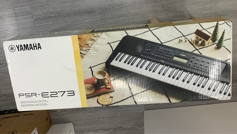 Đàn organ Yamaha PSR-E273 - Màu đen - Openbox