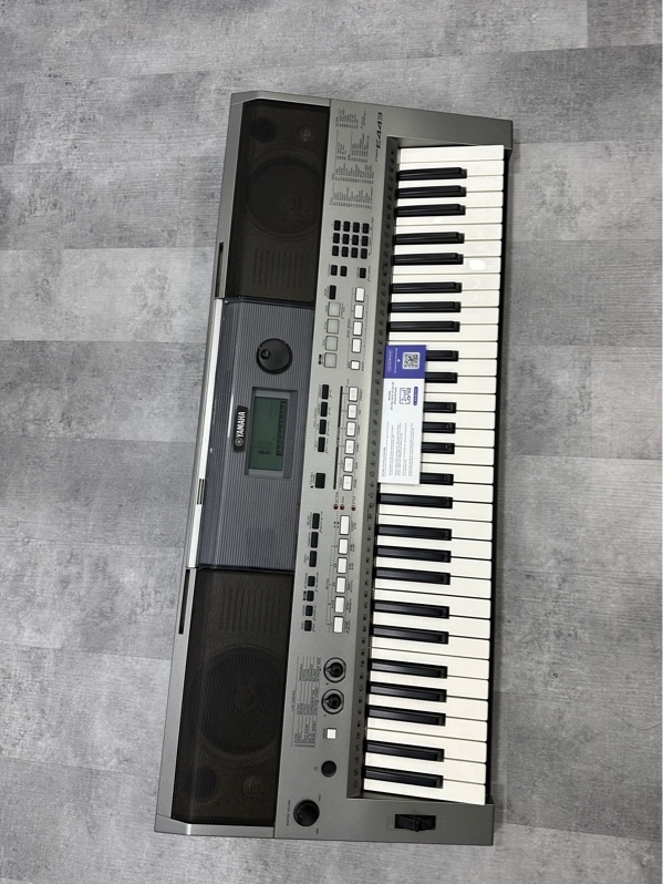 Đàn Organ Yamaha PSR-E443 - Màu đen xám - Ngoại hình 97% - Trầy - Kèm adap nguồn + Chân + Giá đỡ + Bao đàn