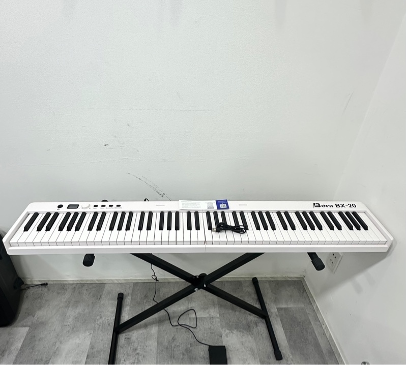 Đàn Piano Điện Gấp Bora BX-20 - Bản phím thường - Màu trắng - Ngoại hình 97.5% - Kèm sạc + Pedal + Túi đựng