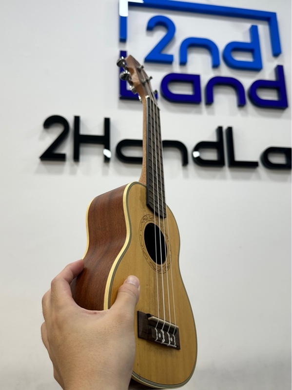 Đàn Ukulele DEVISER UK21-50 - Màu nâu gỗ - Ngoại hình 97% - Các chân ốc gỉ sét nhẹ - Body
