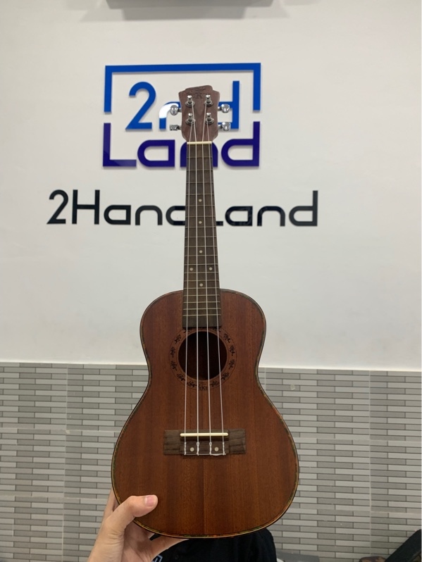 Đàn Ukulele - Màu gỗ - Ngoại hình: 97% - Trầy body - Body