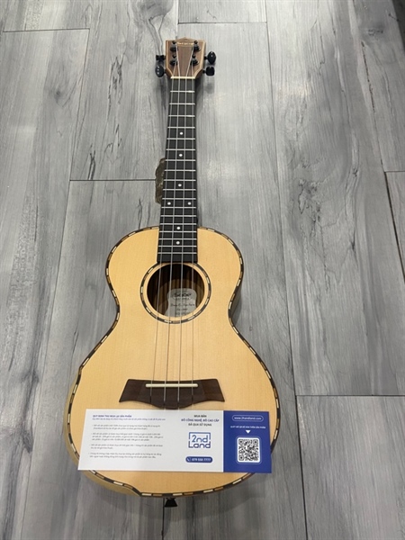 Đàn Ukulele Sqoe SQ-UK-604 - Màu nâu vàng - Ngoại hình: 98% - Kèm túi