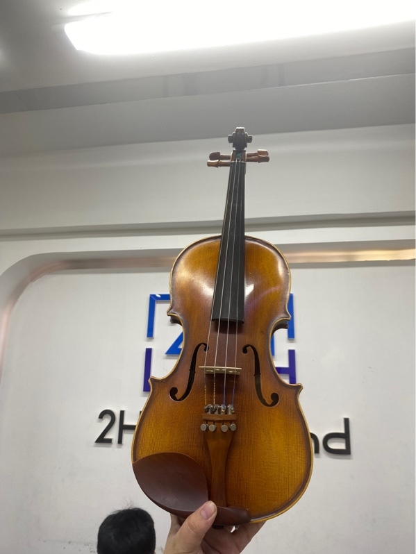 Đàn Violin Acoustic - Màu nâu gỗ - Ngoại hình 98% - Nứt nhẹ thân - Kèm cây vĩ cầm, túi, miến đệm vai