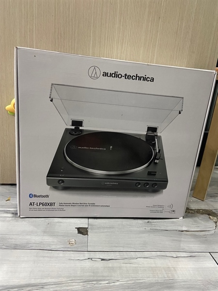 Đầu đĩa than Audio Technica AT LP60X BT - Màu đen - Ngoại hình: 98% - Nắp kính chắn xước nhiều - FullBox + 1 đĩa nhạc xxx