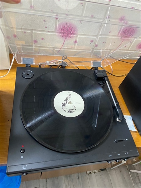 Đầu đĩa than Audio Technica AT LP60X BT - Màu đen - Ngoại hình: 98% - Nắp kính chắn xước nhiều - FullBox + 1 đĩa nhạc xxx 2