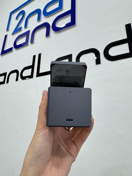 Đế sạc Anker Cube Magsafe 3 in 1 - 15ww 737-Y1811 - Màu xám - Ngoại hình 98% - Body 2