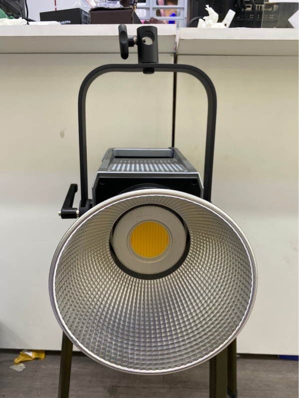 Đèn studio Nanlite FC-500B - Màu xám đen - Ngoại hình 97% - Bể khung tay cầm - Kèm nguồn, nắp chụp ánh sáng