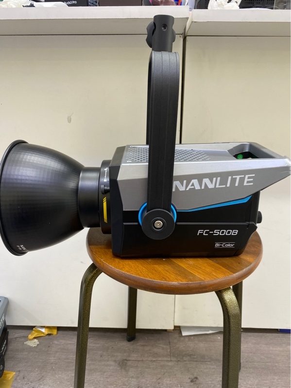 Đèn studio Nanlite FC-500B - Màu xám đen - Ngoại hình 97% - Bể khung tay cầm - Kèm nguồn, nắp chụp ánh sáng