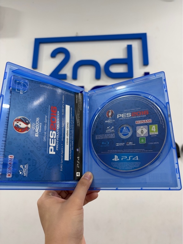 Đĩa chơi game PS4 - Pes 2016 - Ngoại hình 97% - Bể vỏ - Kèm box