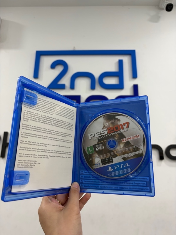 Đĩa chơi game PS4 - Pes 2017 - Ngoại hình 97% - Xước vỏ - Kèm box