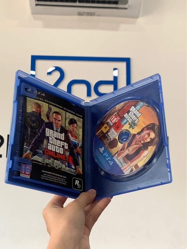 Đĩa gaame PS4 - Grand theft auto 5 - Box
