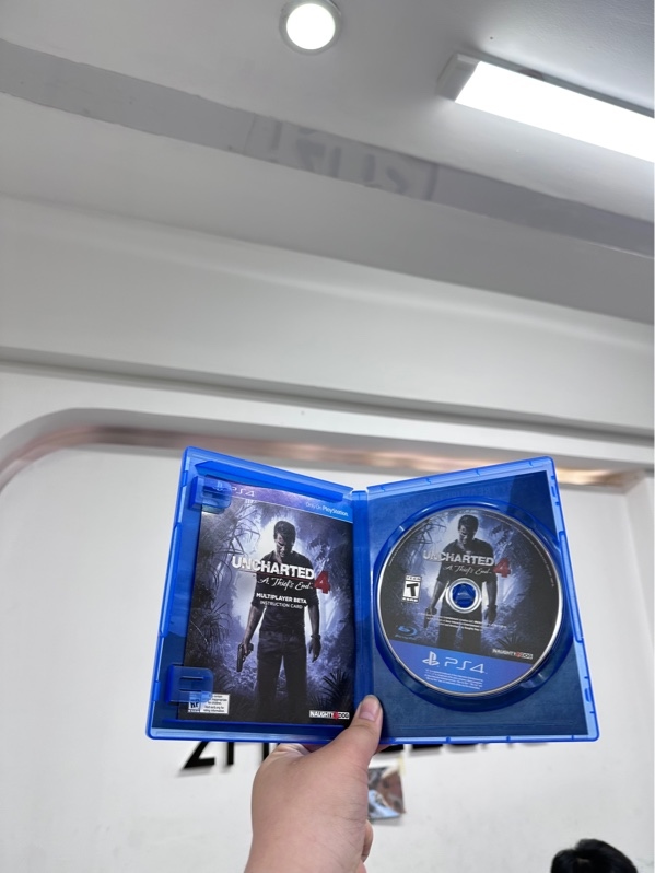 Đĩa game PS 4 Uncharted 4: A Thief's End - Kèm box