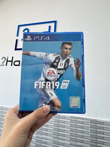 Đĩa game PS4 - FiFa 19 - Box