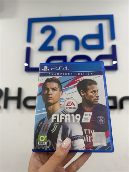 Đĩa game PS4 - FiFa 19 - Box