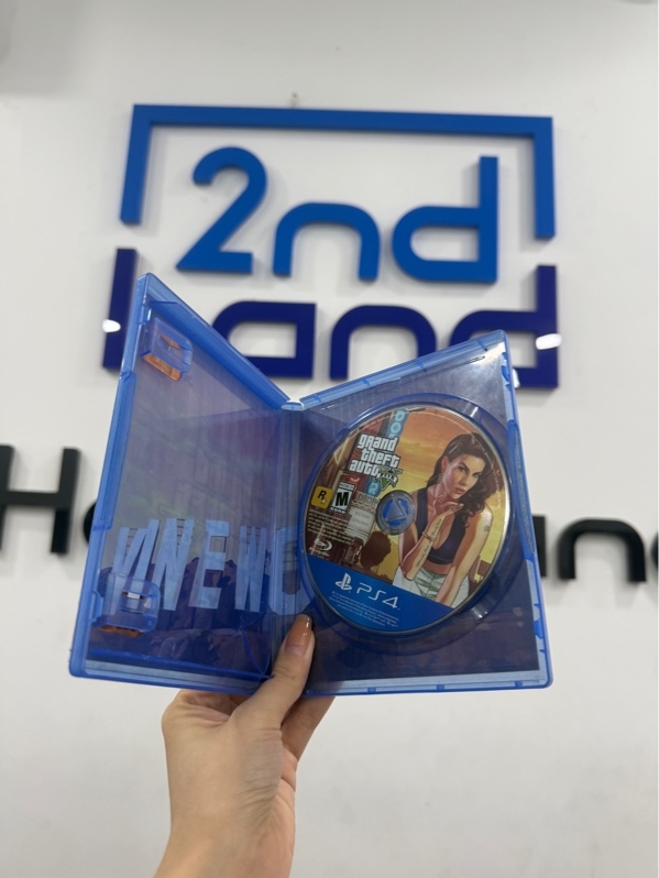 Đĩa game PS4 - Grand Theft Auto V - Đĩa trầy nhiều , mốc - Kèm Box