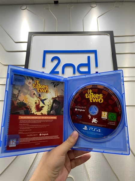 Đĩa game PS4 - It Takes Two - Kèm Box 1