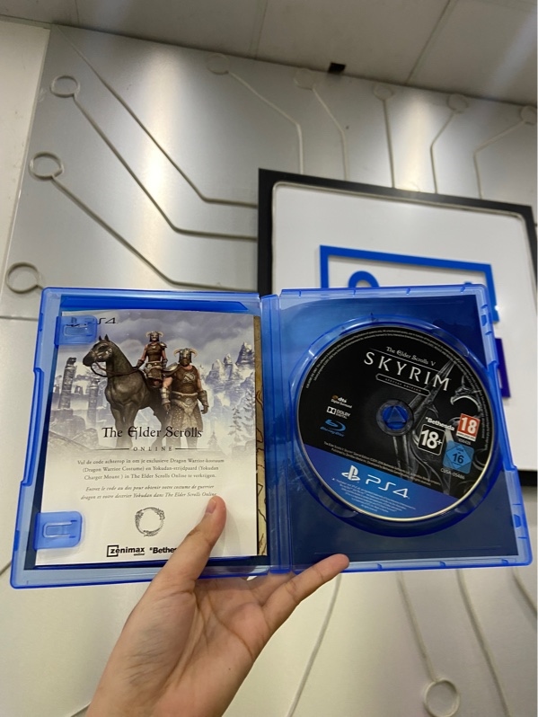 Đĩa Game PS4 - Sky Rim - Kèm Box