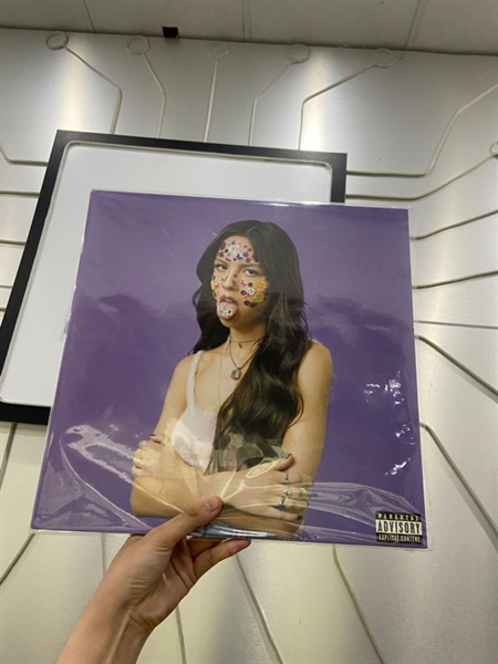 Đĩa nhạc Olivia Rodrigo Sour - Kèm Box